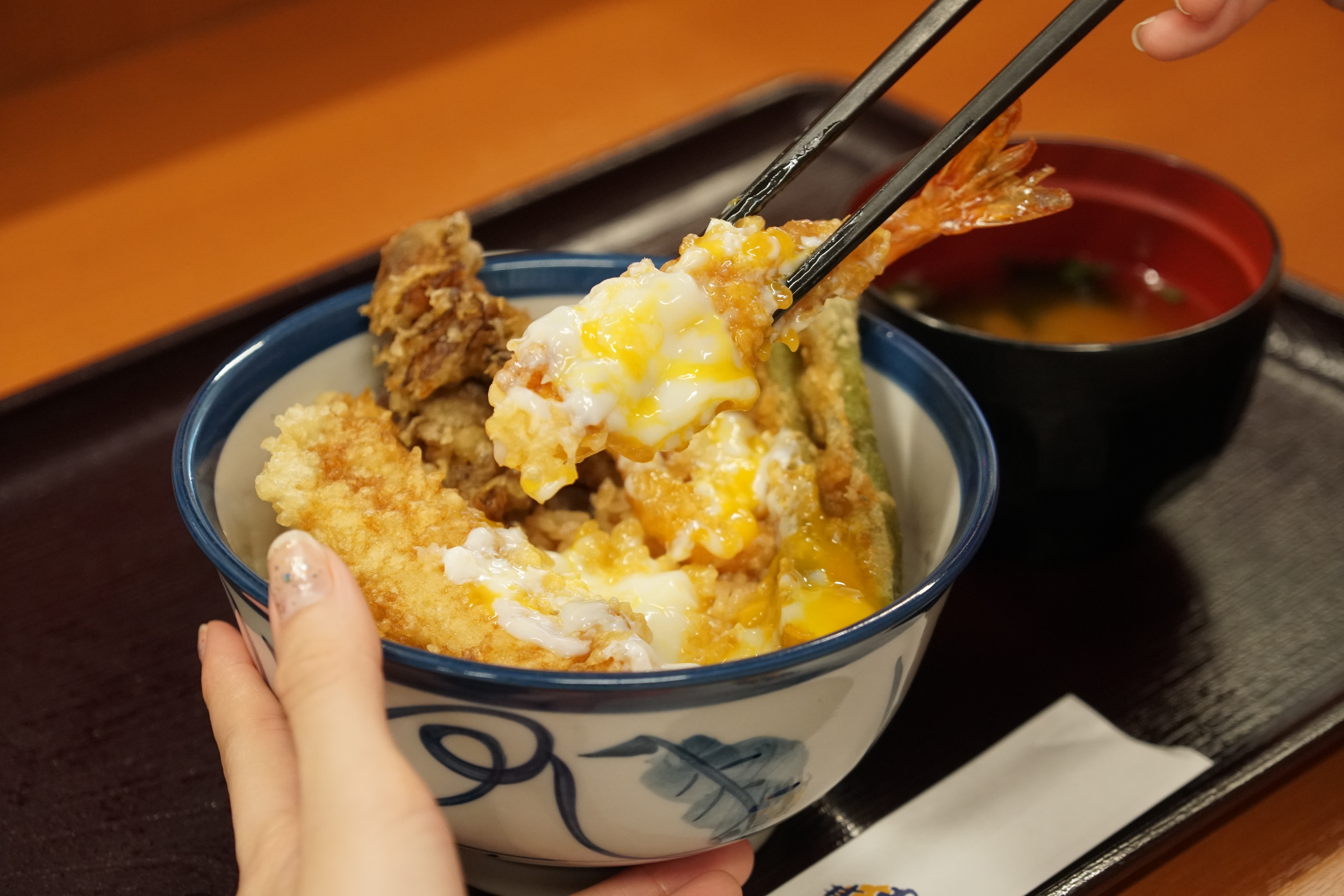 天丼てんやの食べ方｜大根おろしや半熟玉子でアレンジ天丼を楽しむ！