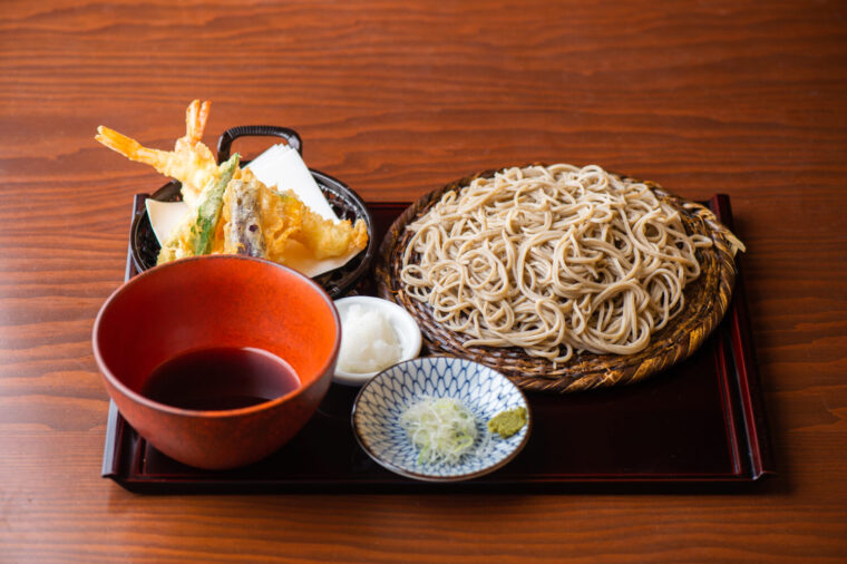 How to eat <em> soba</em> | In the authentic method, don’t add the condiments to the dipping sauce!