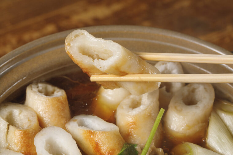 How to eat <em>kiritanpo nabe</em> (rice pounded in a cylinder shape hot pot) |  Enjoy Akita’s local cuisine!