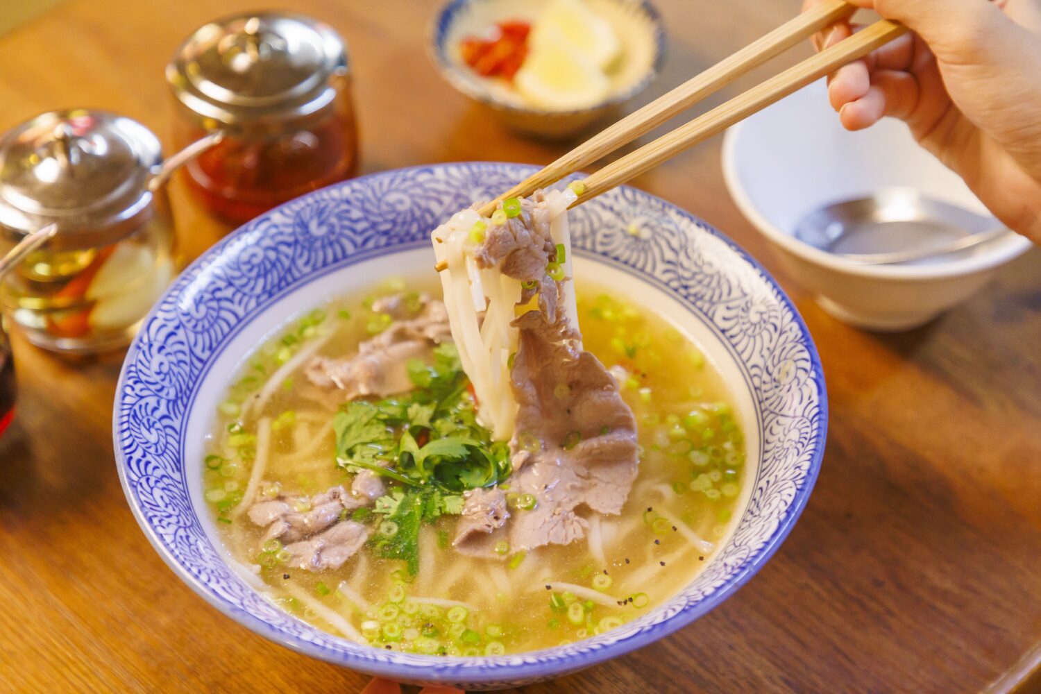 How to Eat Pho Like a Local: Flavor Hacks and Etiquette from Vietnam