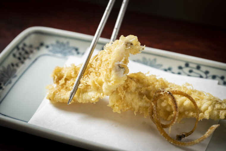 カウンター席で揚げたてを食すのが醍醐味！「天ぷら」の作法