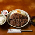 名古屋名物みそかつの食べ方｜無限の味変で200グラムをペロリ！