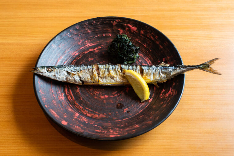 さんまの食べ方｜人前で上品に！焼き魚のきれいな食べ方とは？