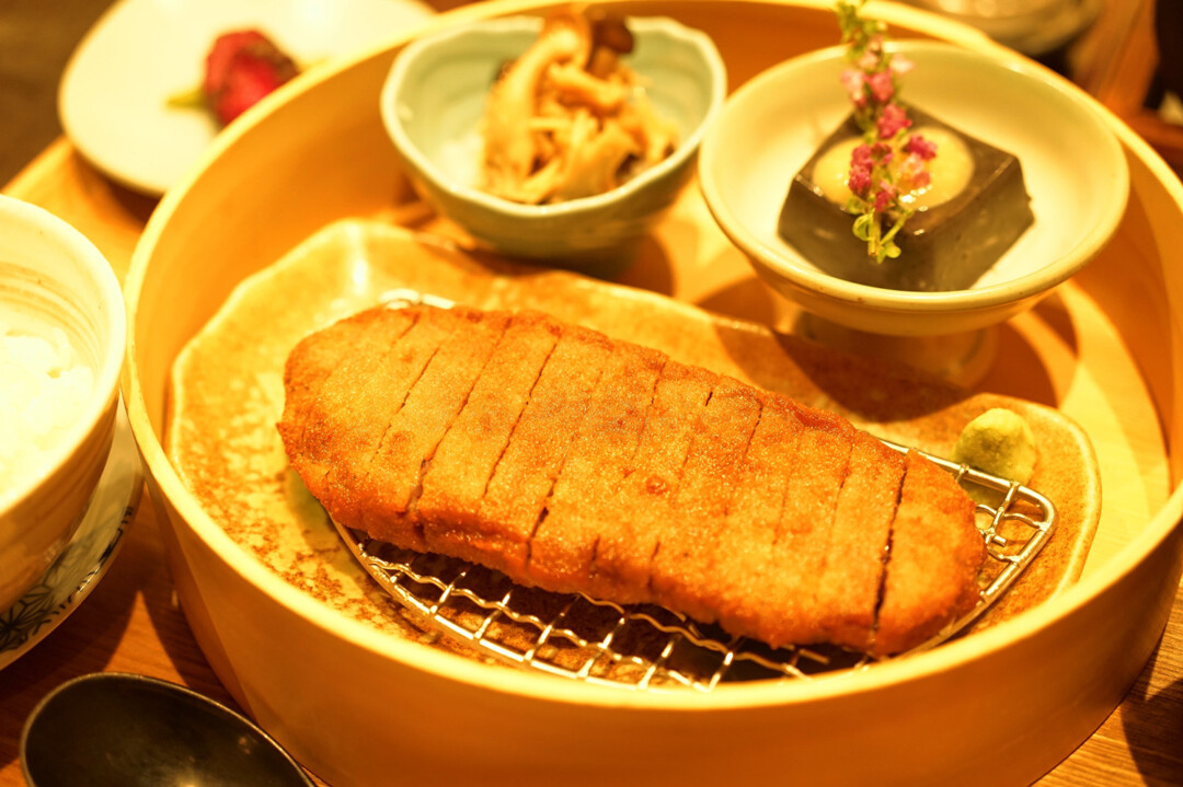 事前のweb予約限定で「牛かつ御膳」も用意