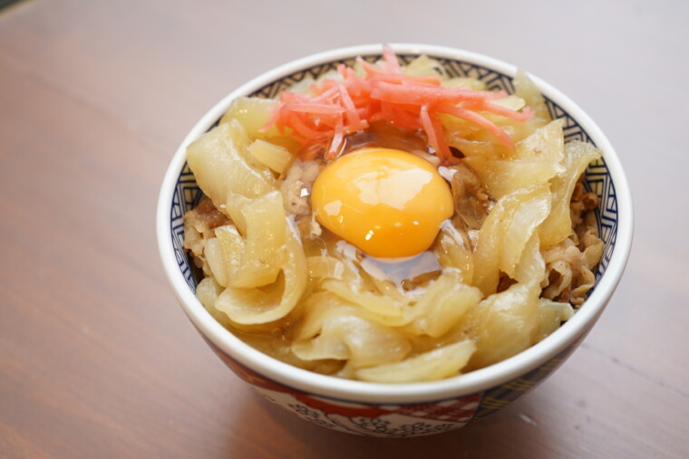 吉野家の牛丼の食べ方｜牛丼好き編集部員がツウな楽しみ方を教えます！