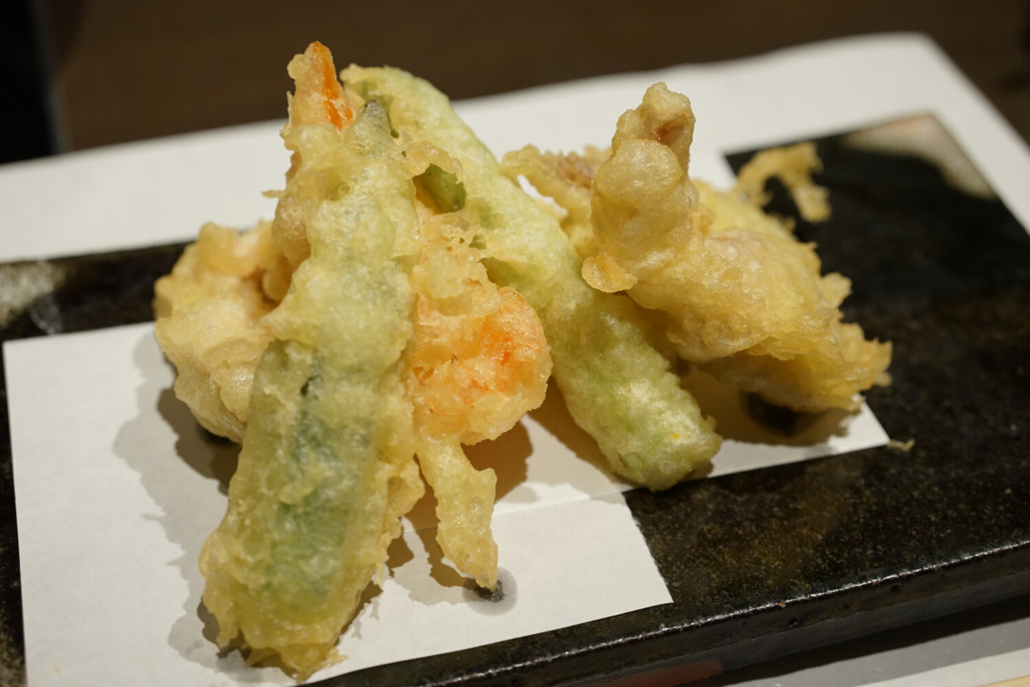揚げ物　地鶏の天ぷら 季節の天ぷら盛合わせ