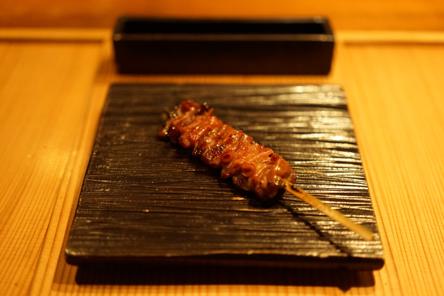 鶏の食道部分を含めた気管を指すさえずり（タレ）