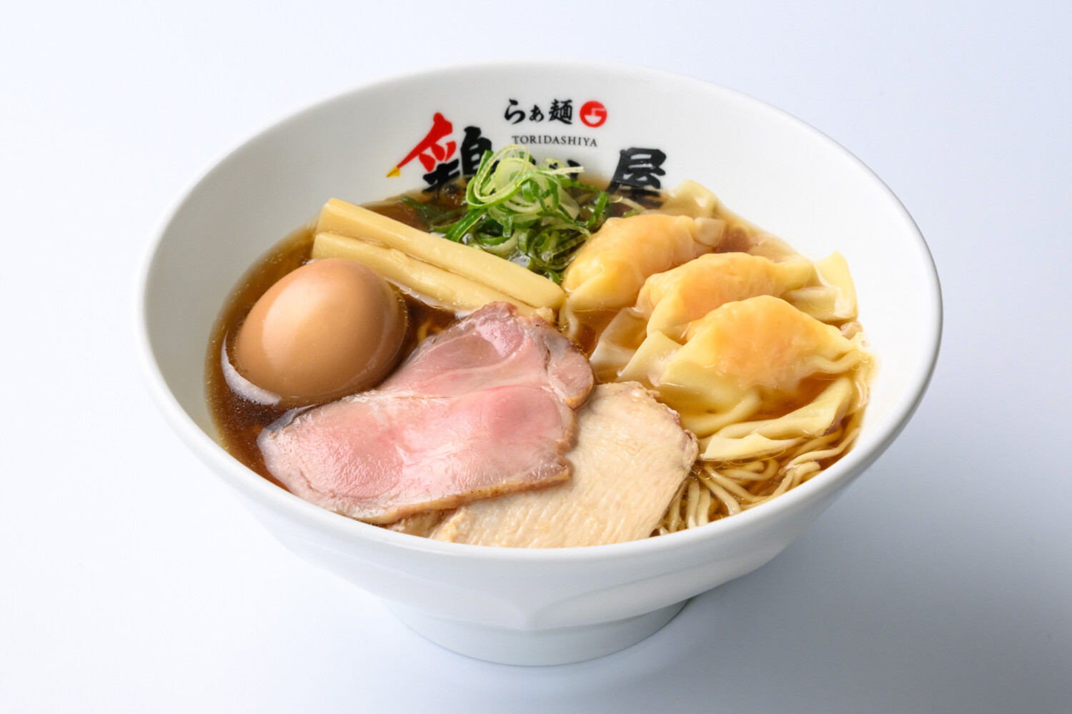  らぁ麺 鶏だし屋「全部のせ　醤油らーめん」1,490円