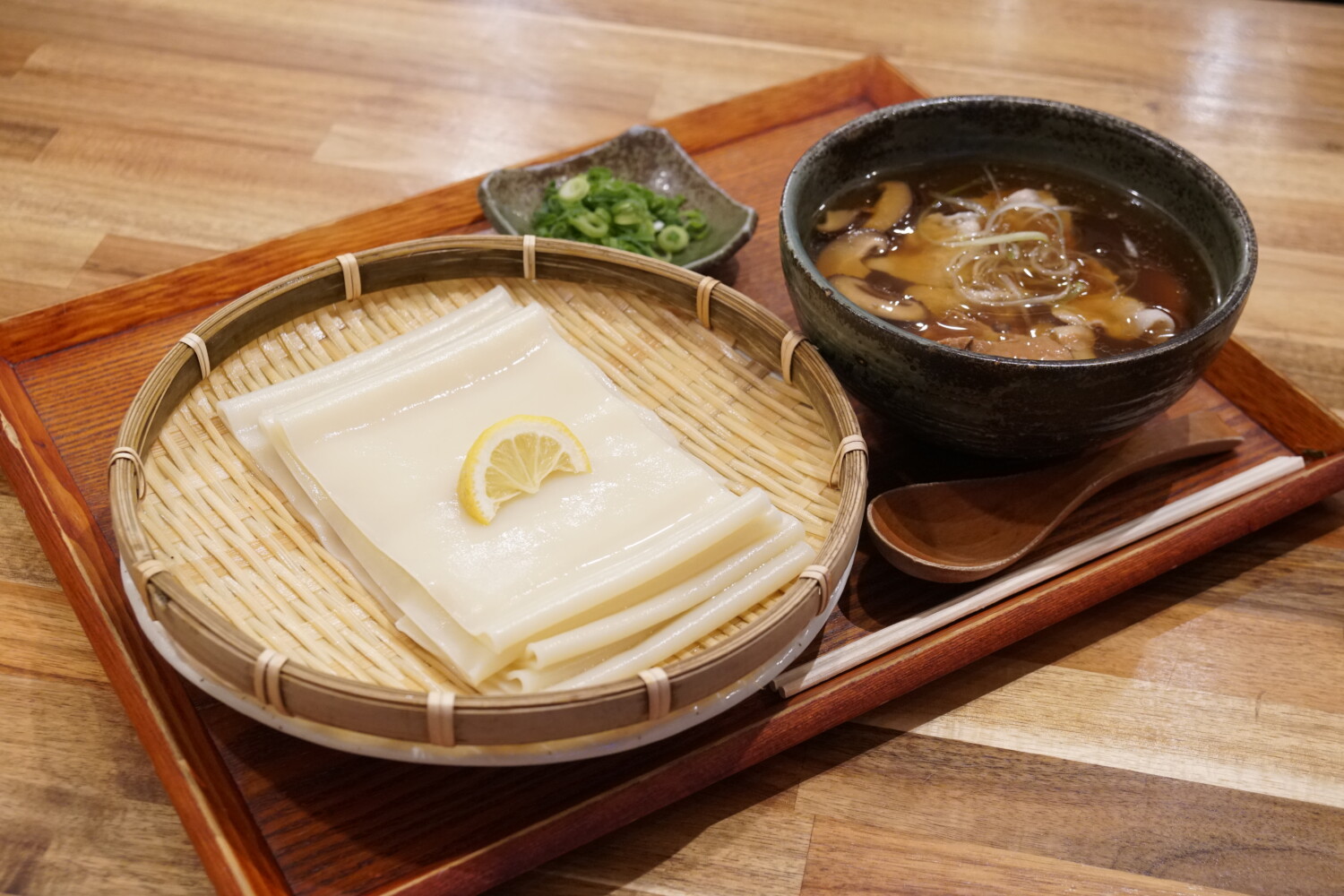 「ひもかわうどん」とは？