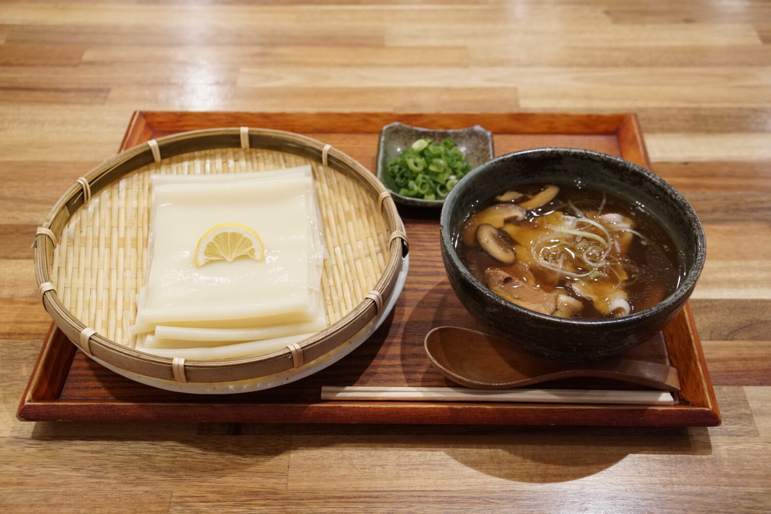 ひもかわうどんの食べ方は自由自在
