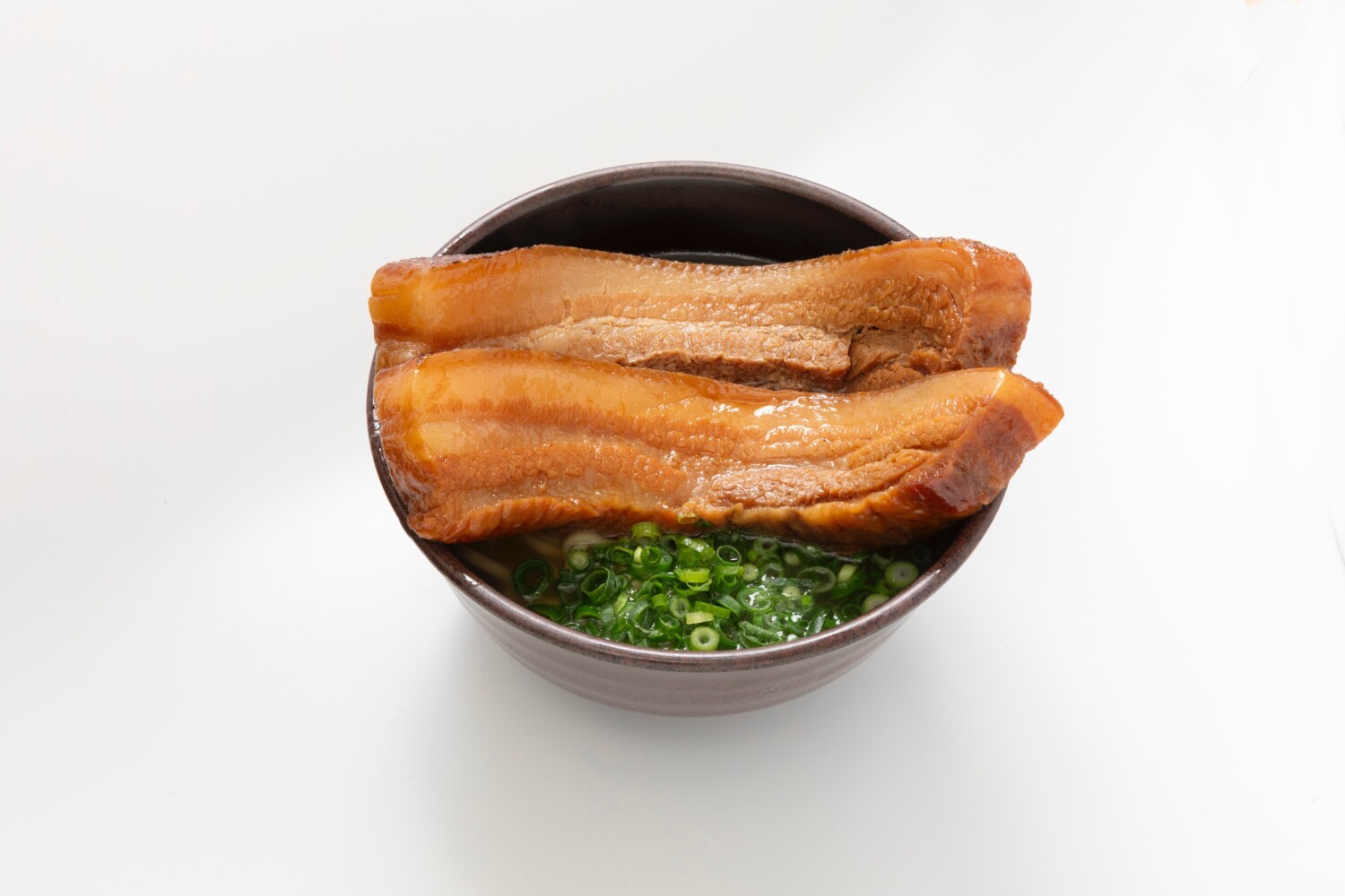 そば処 琉風「超特大炙りラフテーそば」2,250円