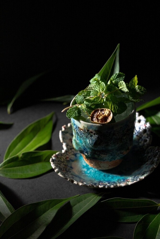 お酒の美術館「カラキ&レモングラスのモヒート」1,600円