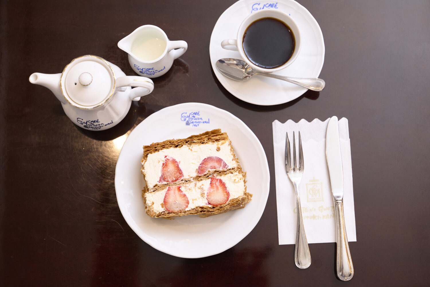 How to Eat Mille-Feuille Without Making a Mess – The Elegant Way to Enjoy This French Pastry