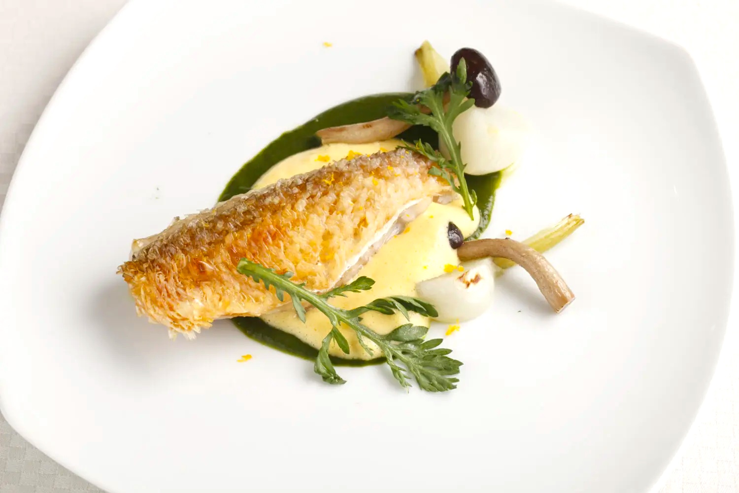 How to Enjoy a Full-Course French Meal: A Step-by-Step Guide to Fine Dining Etiquette