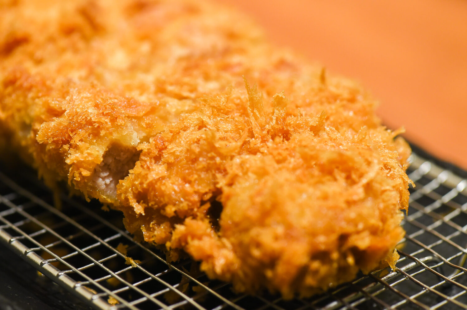 衣をじっくり観察