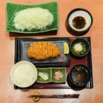 【日本美食攻略】日式炸猪排吃法全指南｜芝麻酱、柚子醋、岩盐多种搭配一次学会！