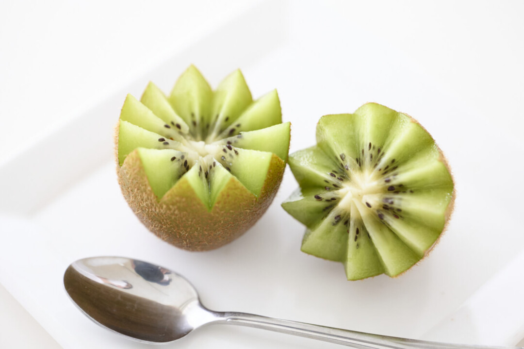 奇异果切法图解｜用V字切口打造可爱摆盘，一学就会！