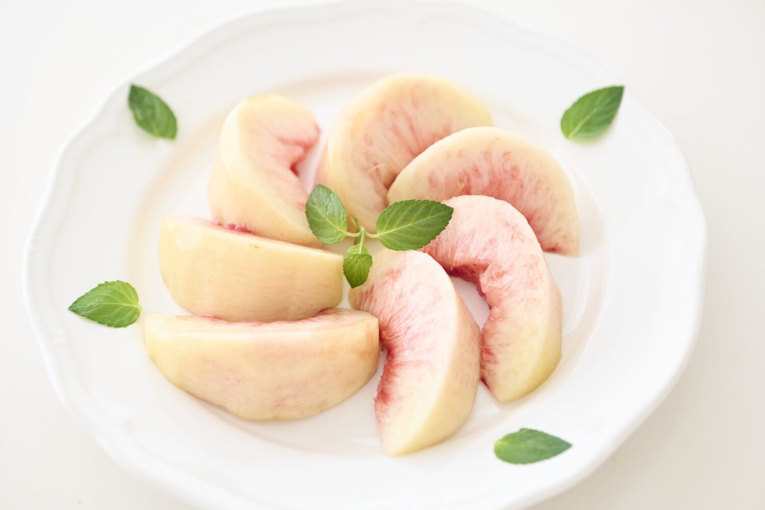 How to Cut and Peel a Peach Like a Pro: Step-by-Step Guide with Photos