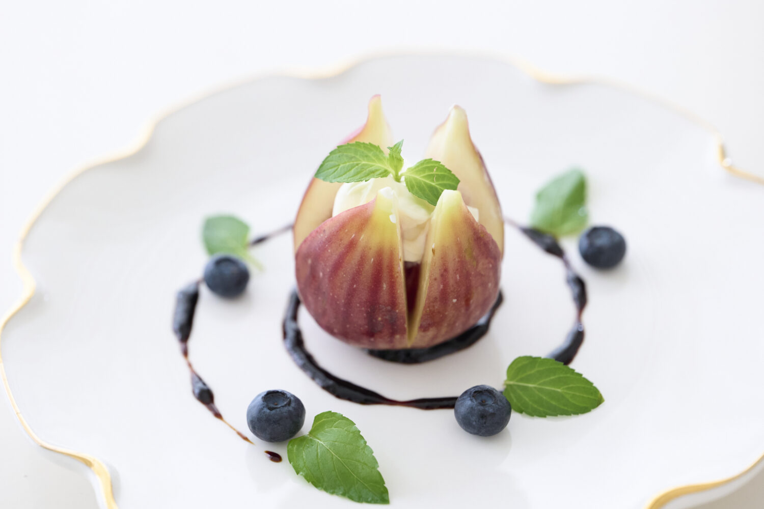 How to Cut and Serve Figs Beautifully: With or Without Mascarpone Cheese