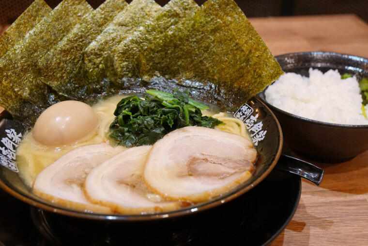 How to Customize and Enjoy Iekei Ramen: Toppings, Seasonings, and the Ultimate Rice Combo