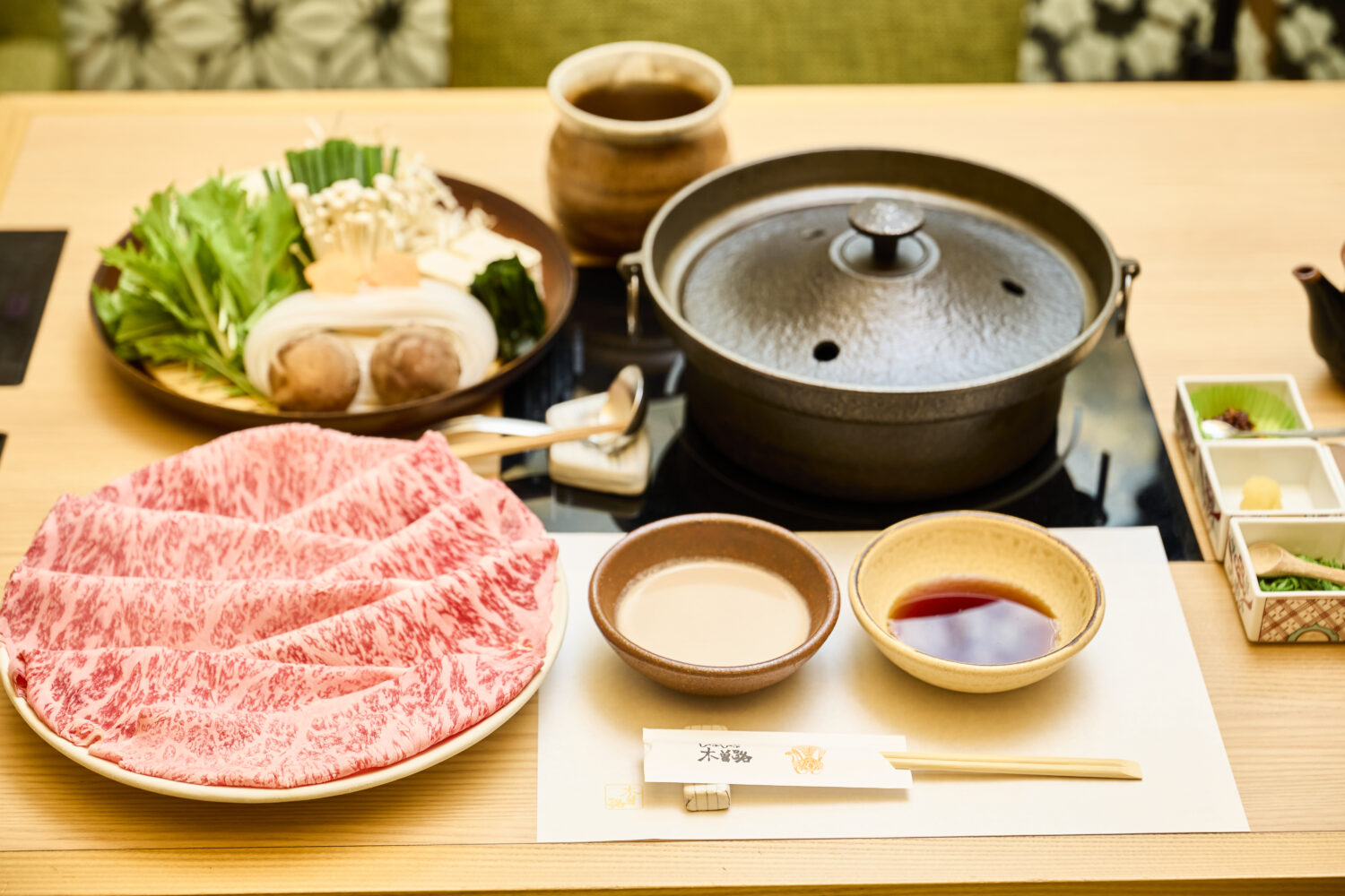 【日本美食推薦】涮涮鍋的美味吃法 | 能夠將高湯保持清澈乾淨到何等程度，為一大重點！
